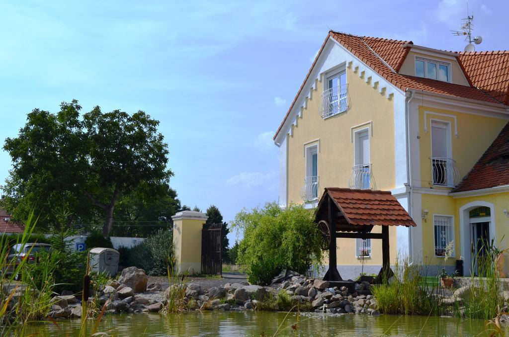 Holiday Centrum Žatec Exterior foto